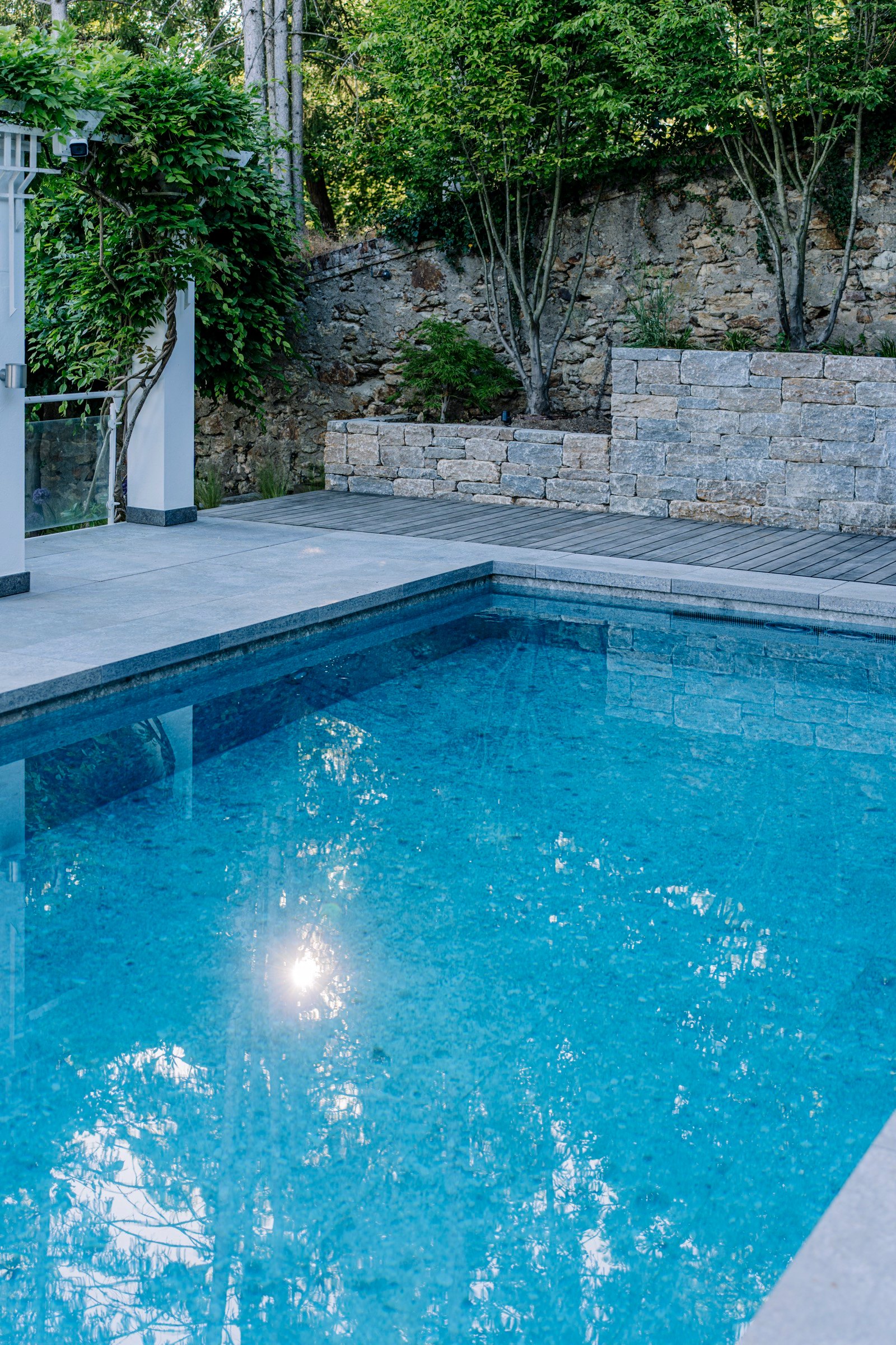Komplettprojekt — Naturstein-Pool